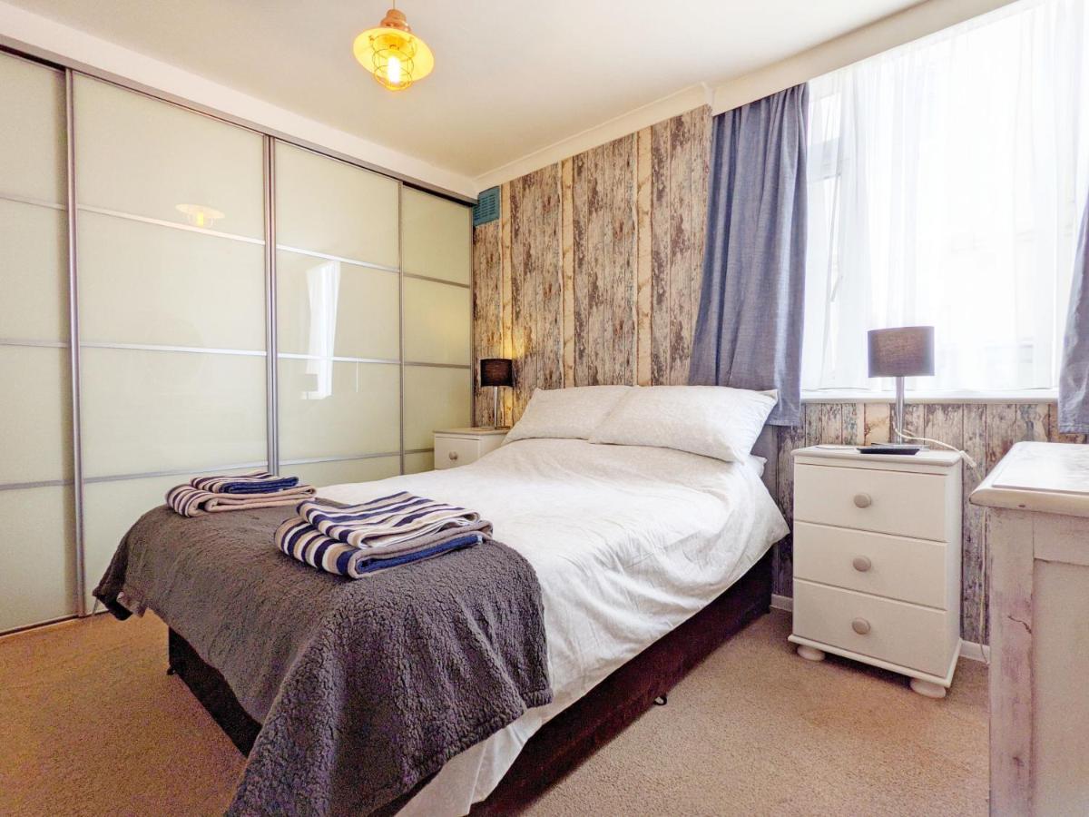 Stonesthrow - Bognor Regis Villa ภายนอก รูปภาพ