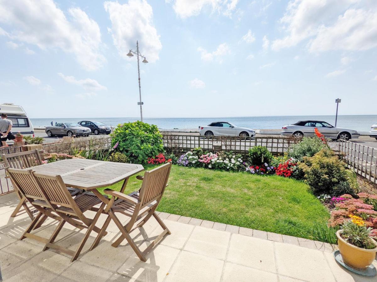Stonesthrow - Bognor Regis Villa ภายนอก รูปภาพ